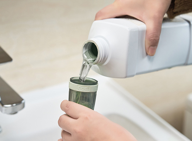 Dish Scrub Brush With Soap Dispenser